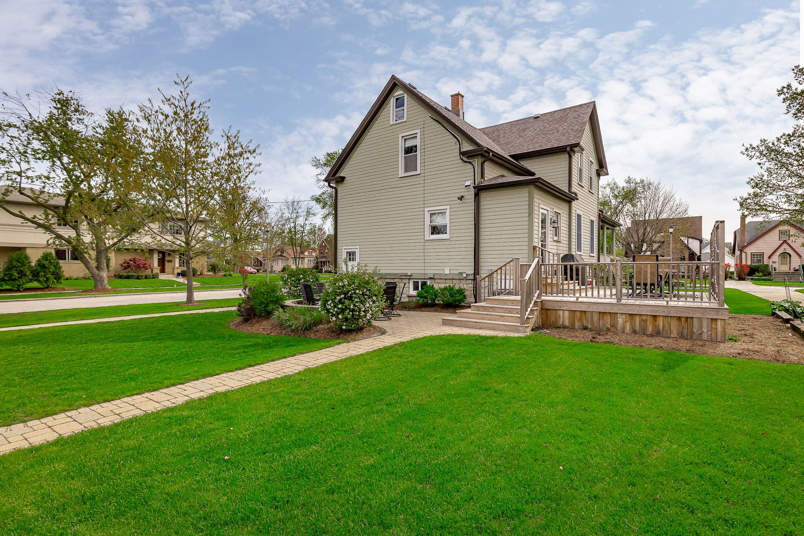 220 N Myrtle Avenue, Elmhurst, IL 60126