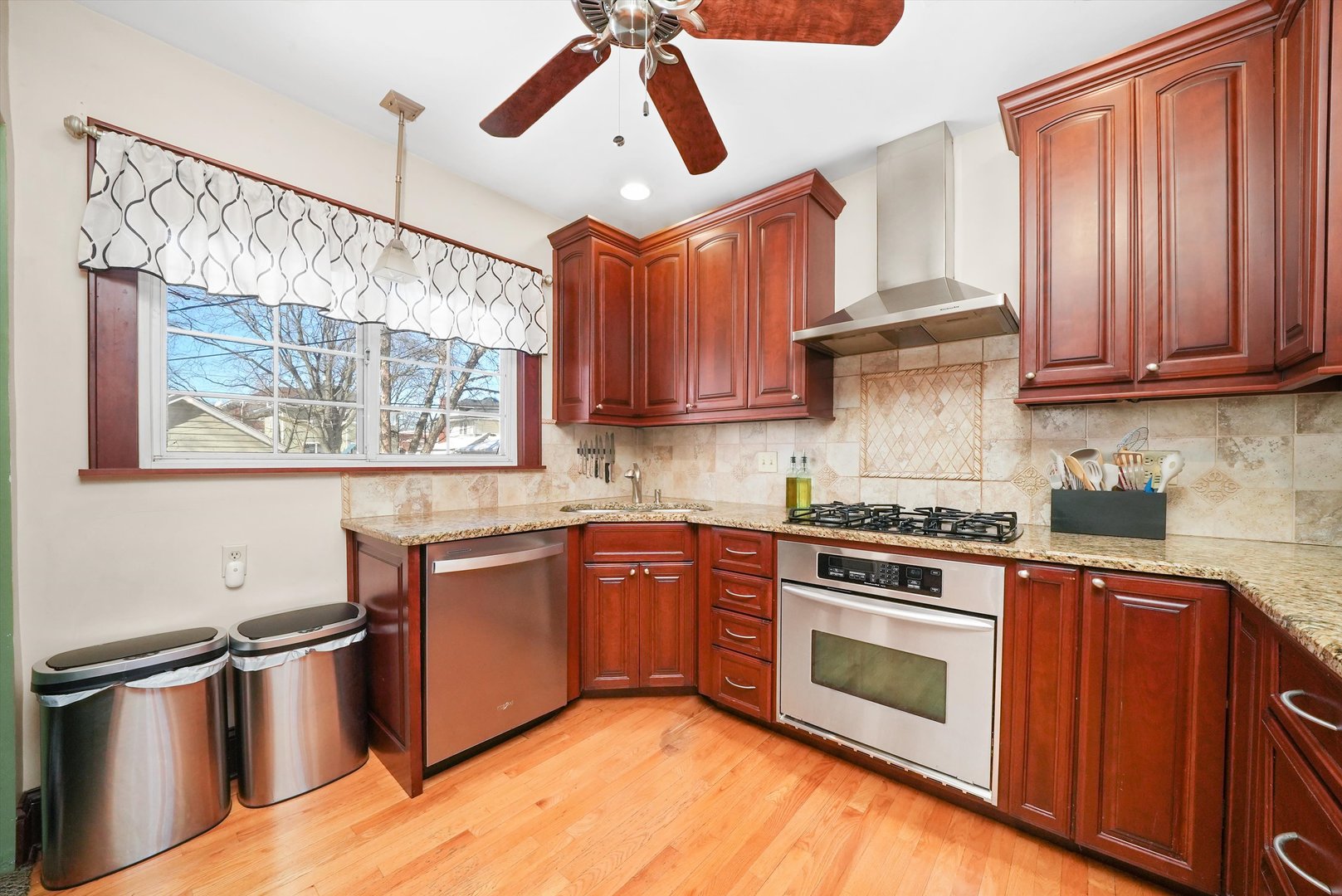 204 N Kensington Avenue, La Grange, IL 60525