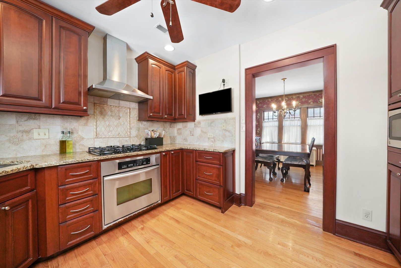 204 N Kensington Avenue, La Grange, IL 60525