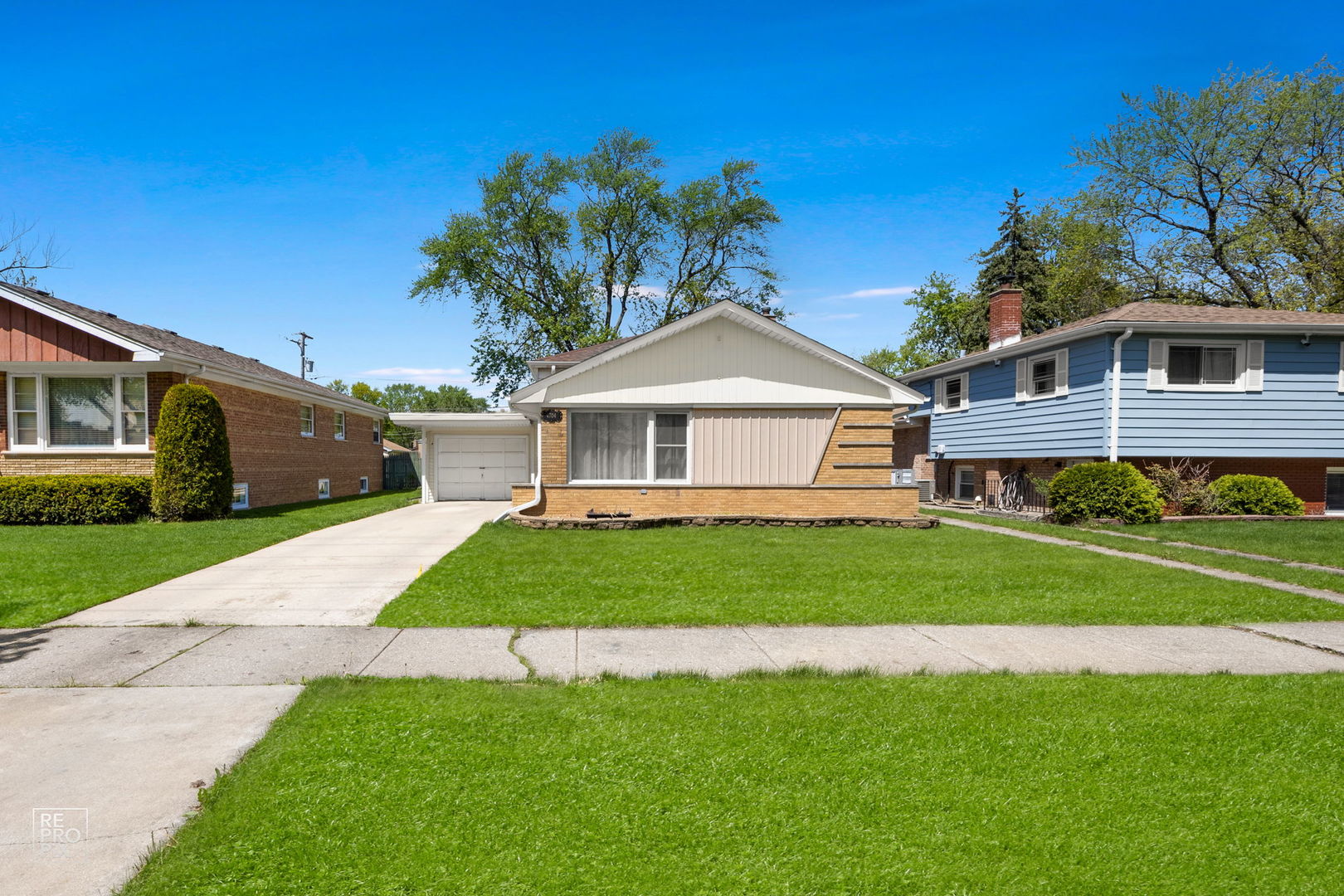 4704 W 99th Street, Oak Lawn, IL 60453