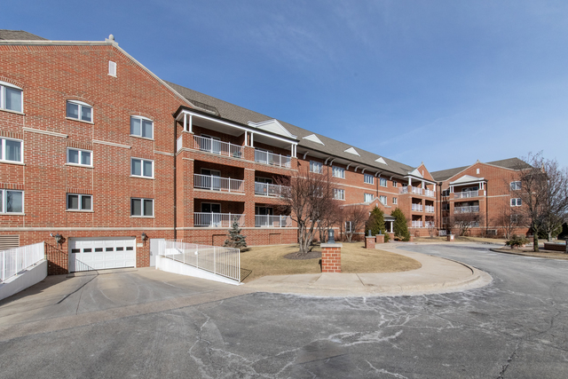 400 S Northwest Highway #309, Park Ridge, IL 60068