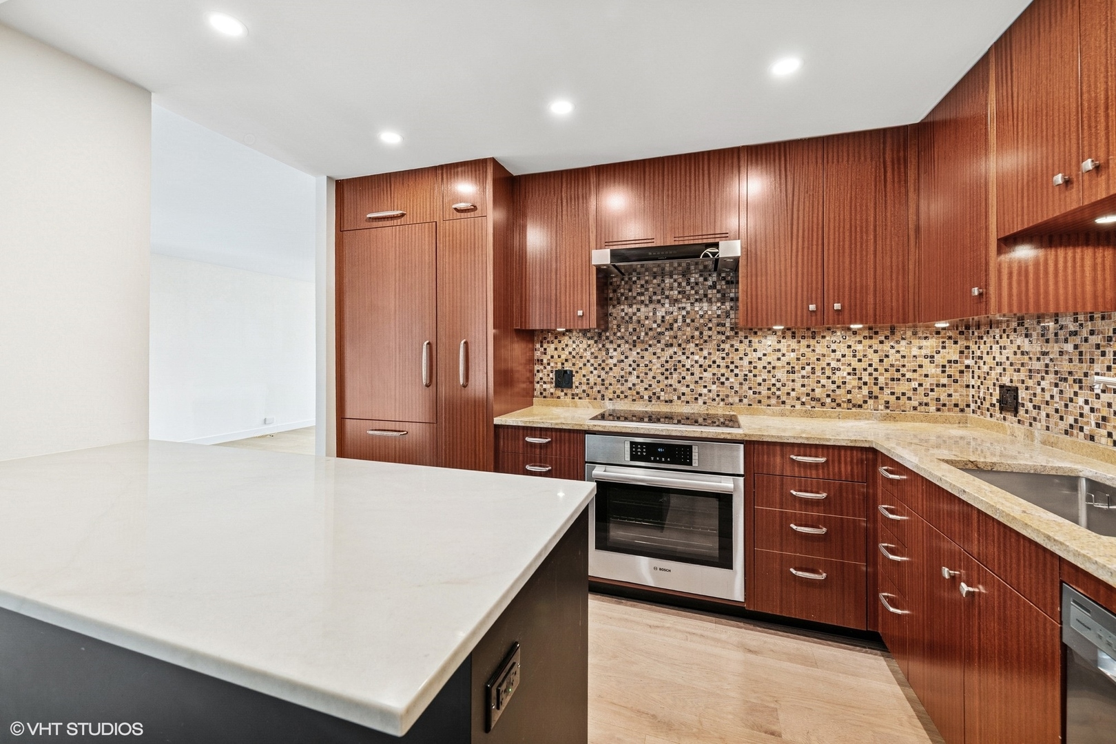 1450 N Astor Street #7D, Chicago, IL 60610