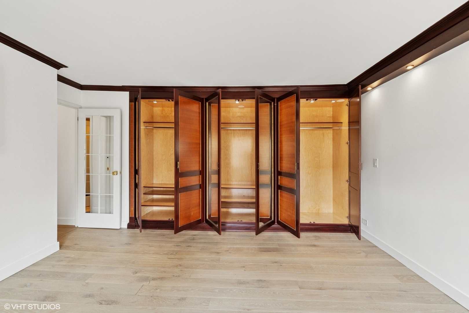 1450 N Astor Street #7D, Chicago, IL 60610