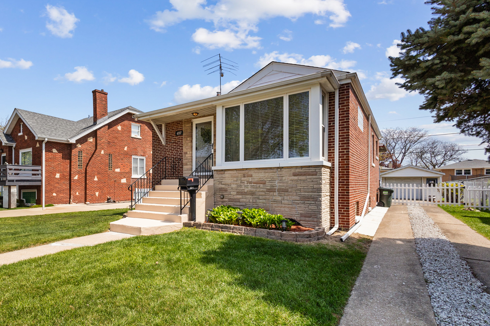 4337 Maple Avenue, Brookfield, IL 60513