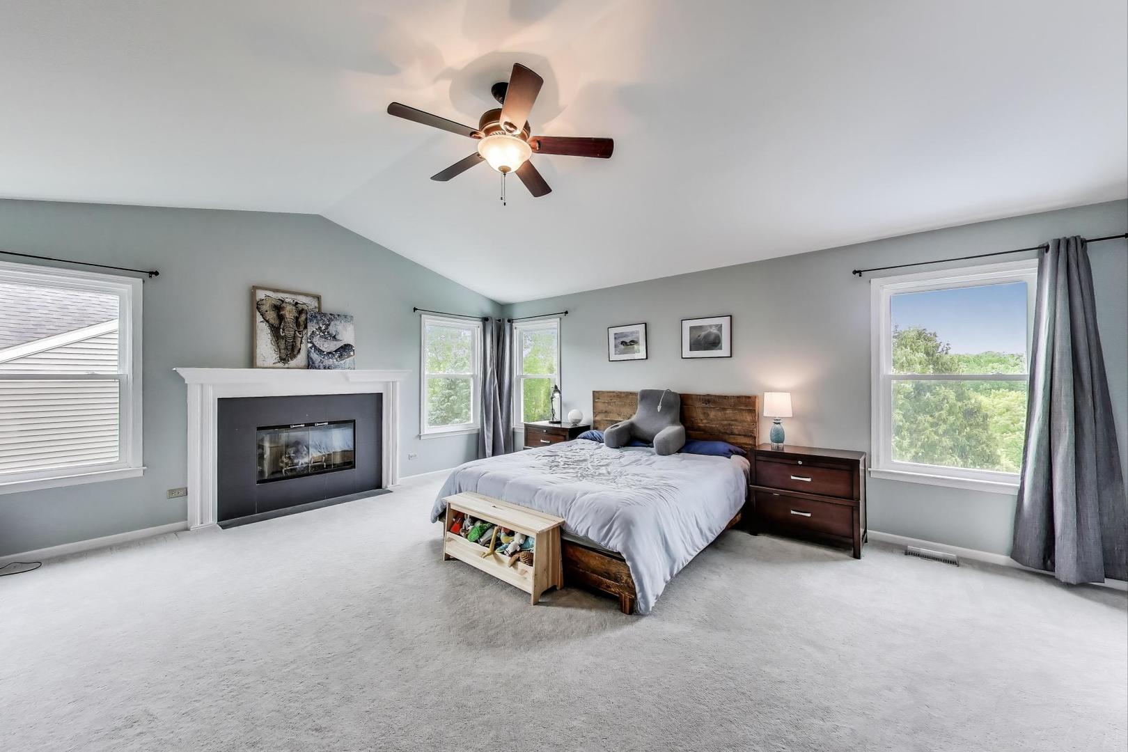 713 Mohican Trail, Lake In The Hills, IL 60156