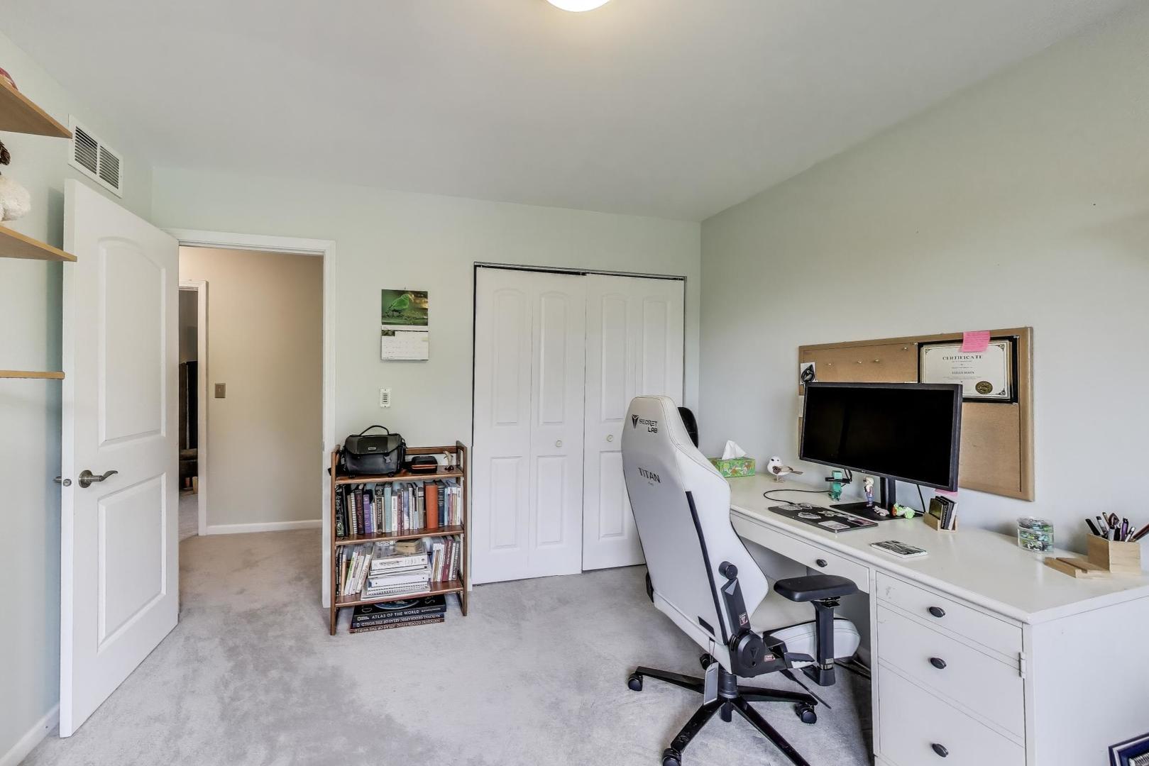 713 Mohican Trail, Lake In The Hills, IL 60156