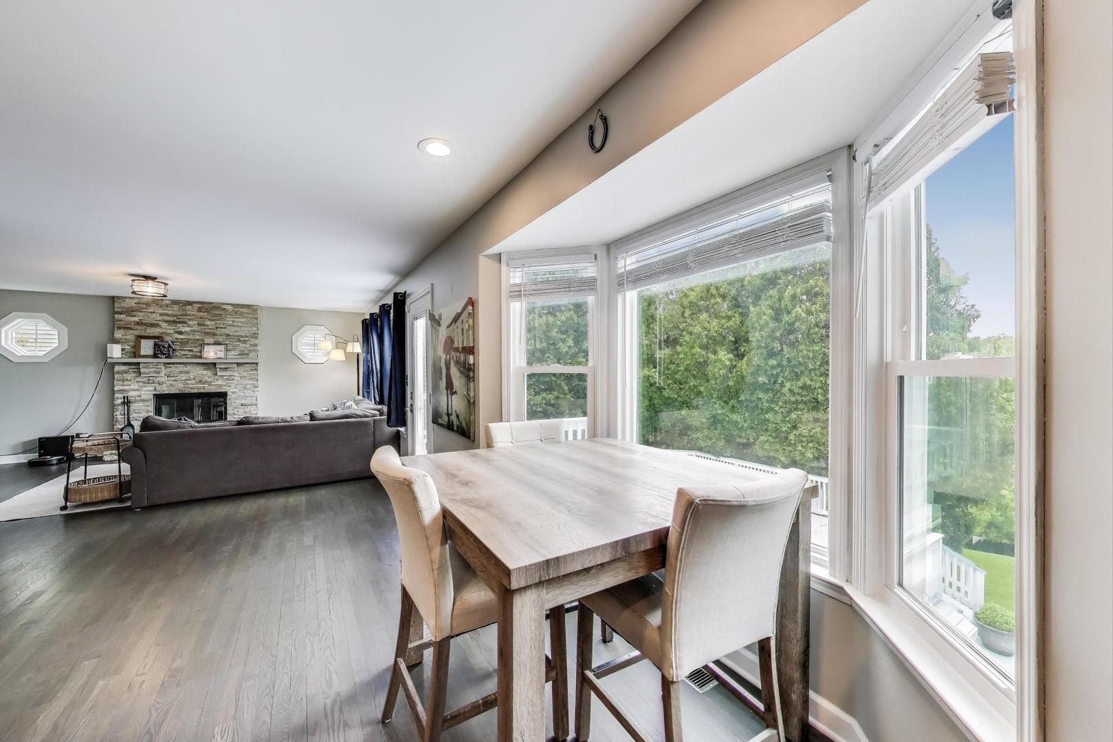 713 Mohican Trail, Lake In The Hills, IL 60156