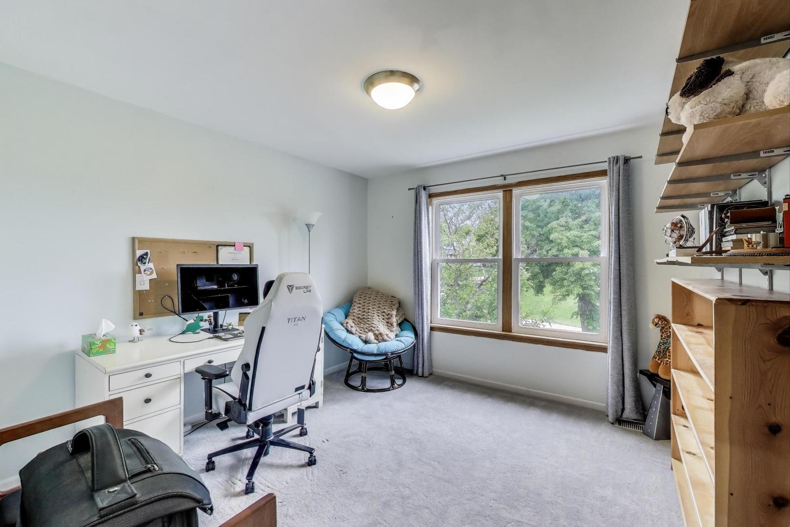 713 Mohican Trail, Lake In The Hills, IL 60156