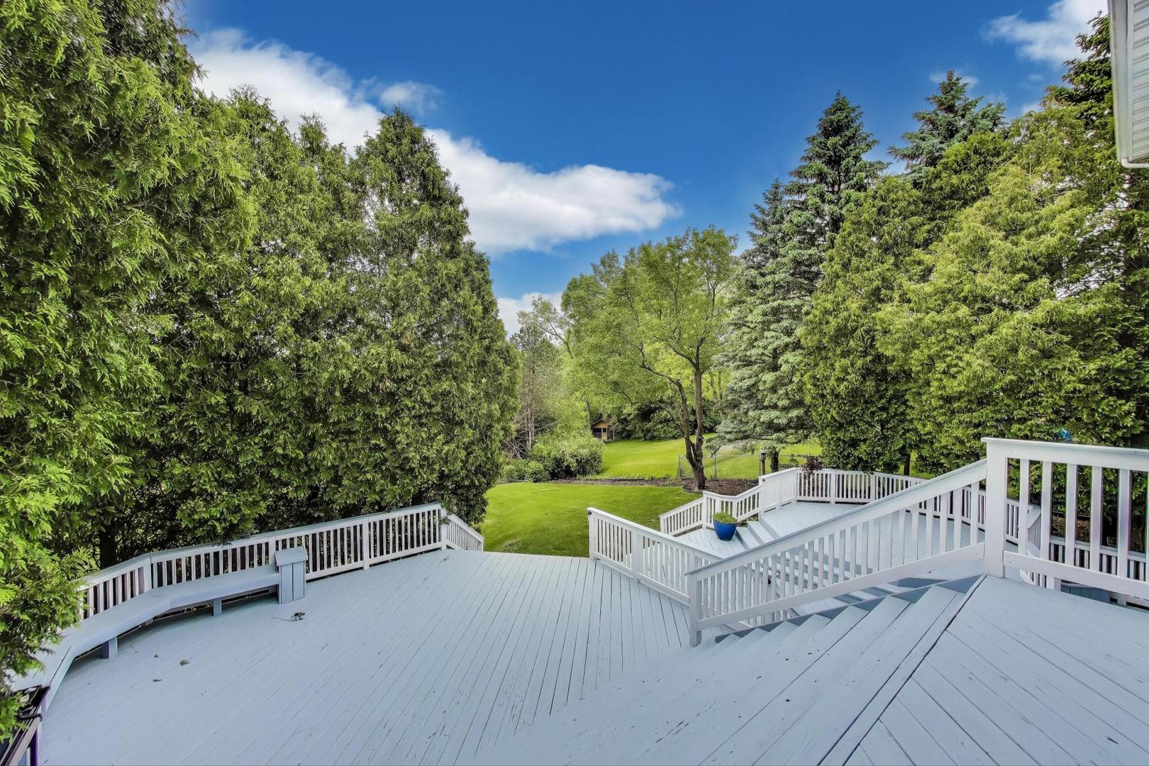 713 Mohican Trail, Lake In The Hills, IL 60156