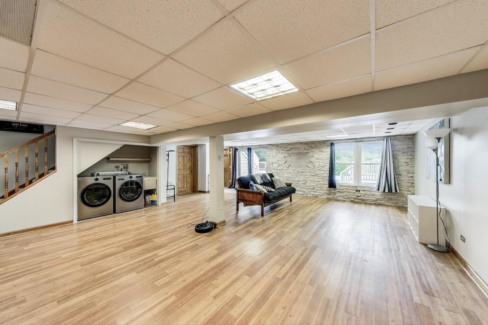 713 Mohican Trail, Lake In The Hills, IL 60156