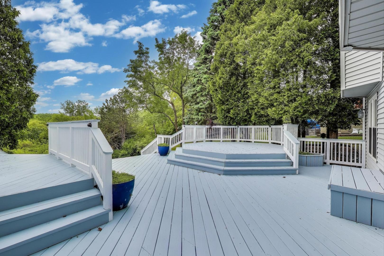 713 Mohican Trail, Lake In The Hills, IL 60156