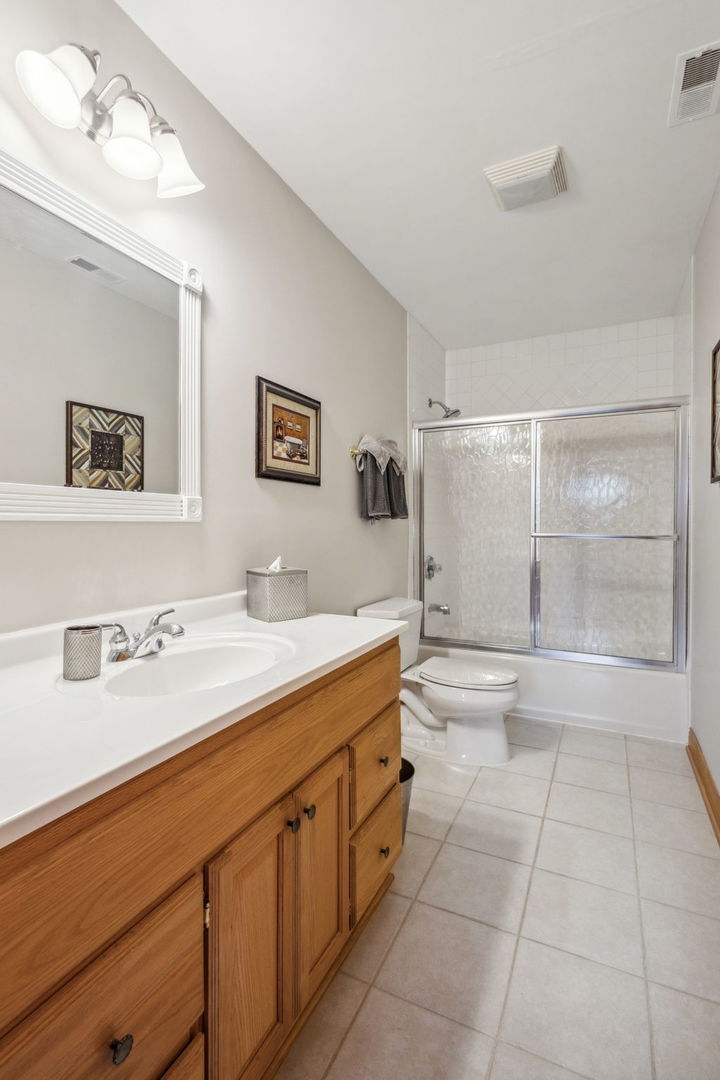 31a Lucas Drive, Palos Hills, IL 60465