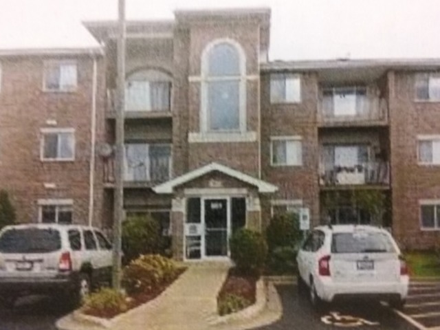 881 N Swift Road #206, Addison, IL 60101
