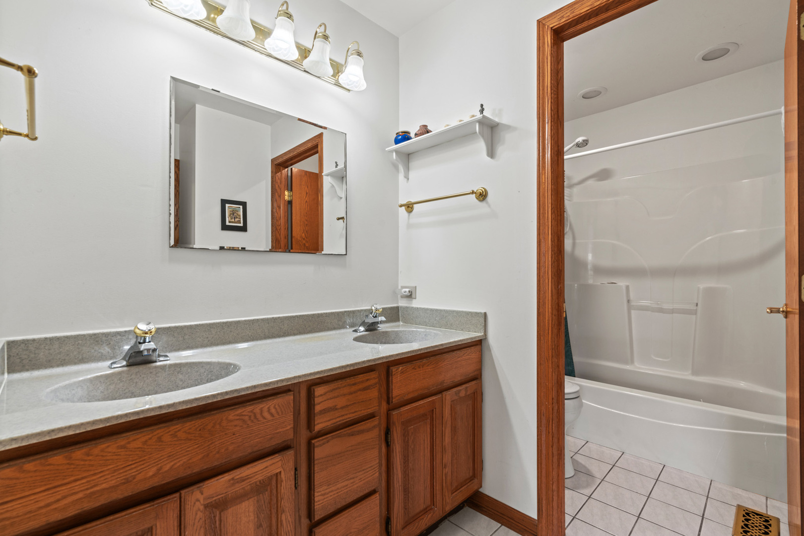 2344 Forest Avenue, Rolling Meadows, IL 60008
