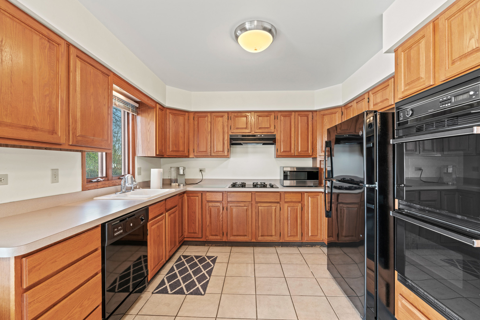 2344 Forest Avenue, Rolling Meadows, IL 60008