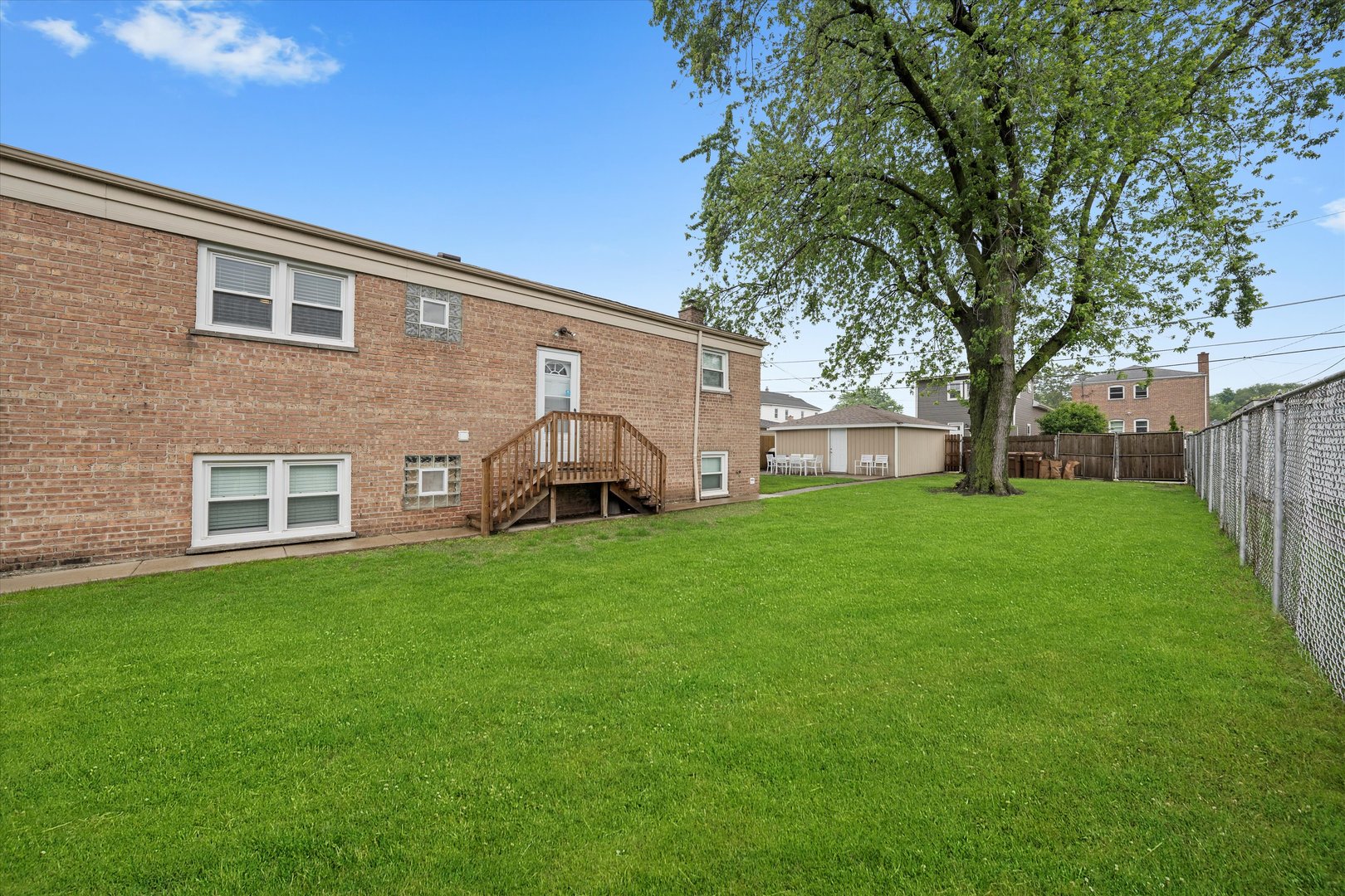 7619 W 63rd Place, Summit, IL 60501