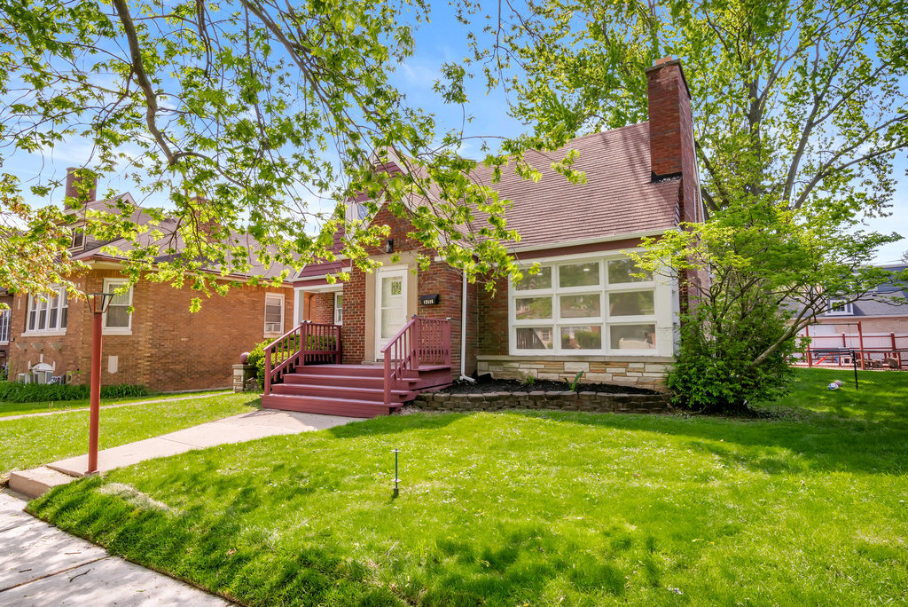 12616 Ann Street, Blue Island, IL 60406