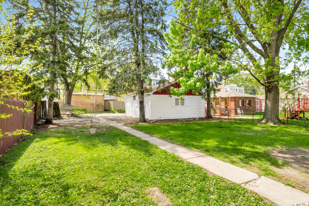 12616 Ann Street, Blue Island, IL 60406