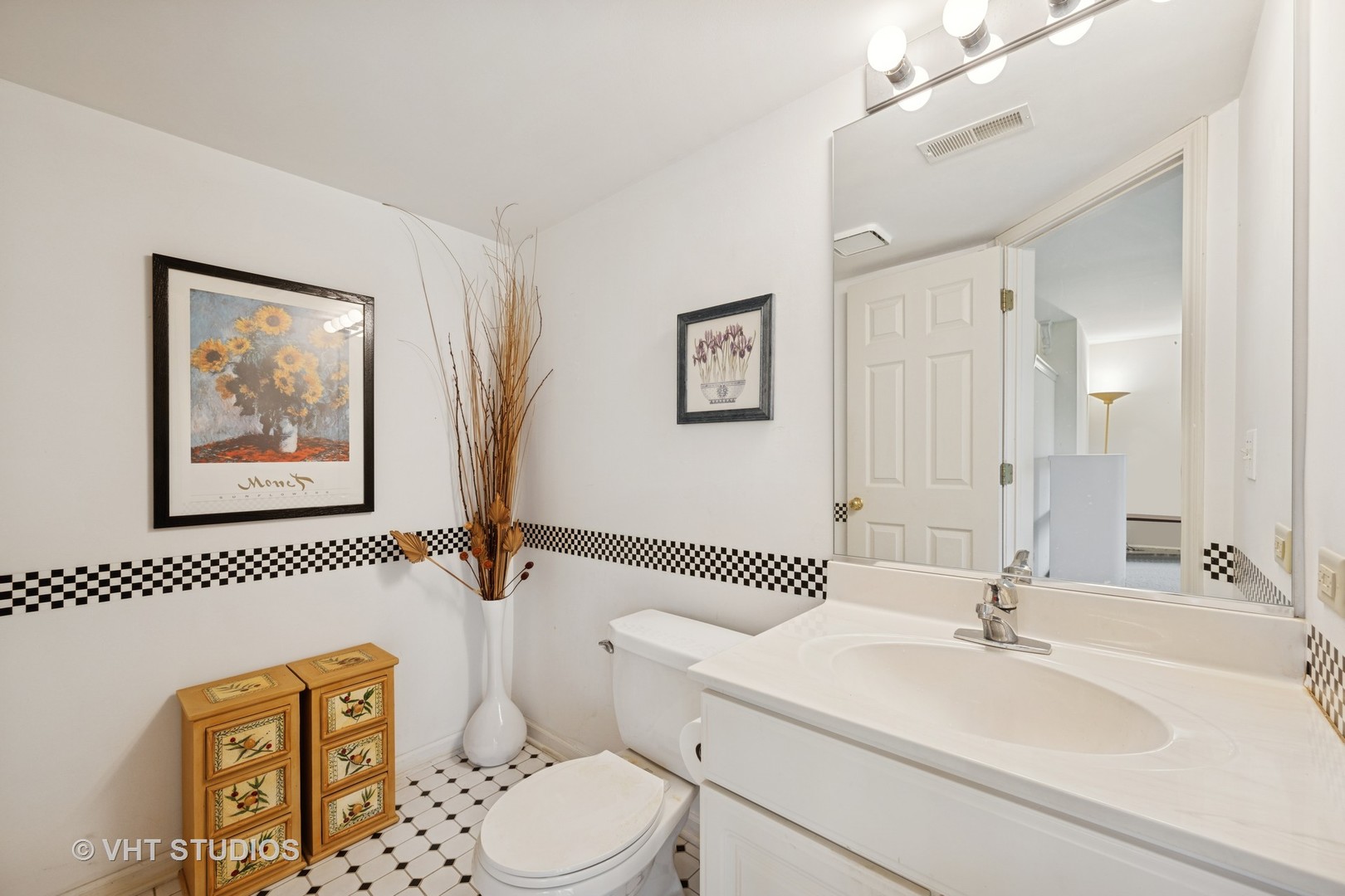 2602 S Embers Lane, Arlington Heights, IL 60005