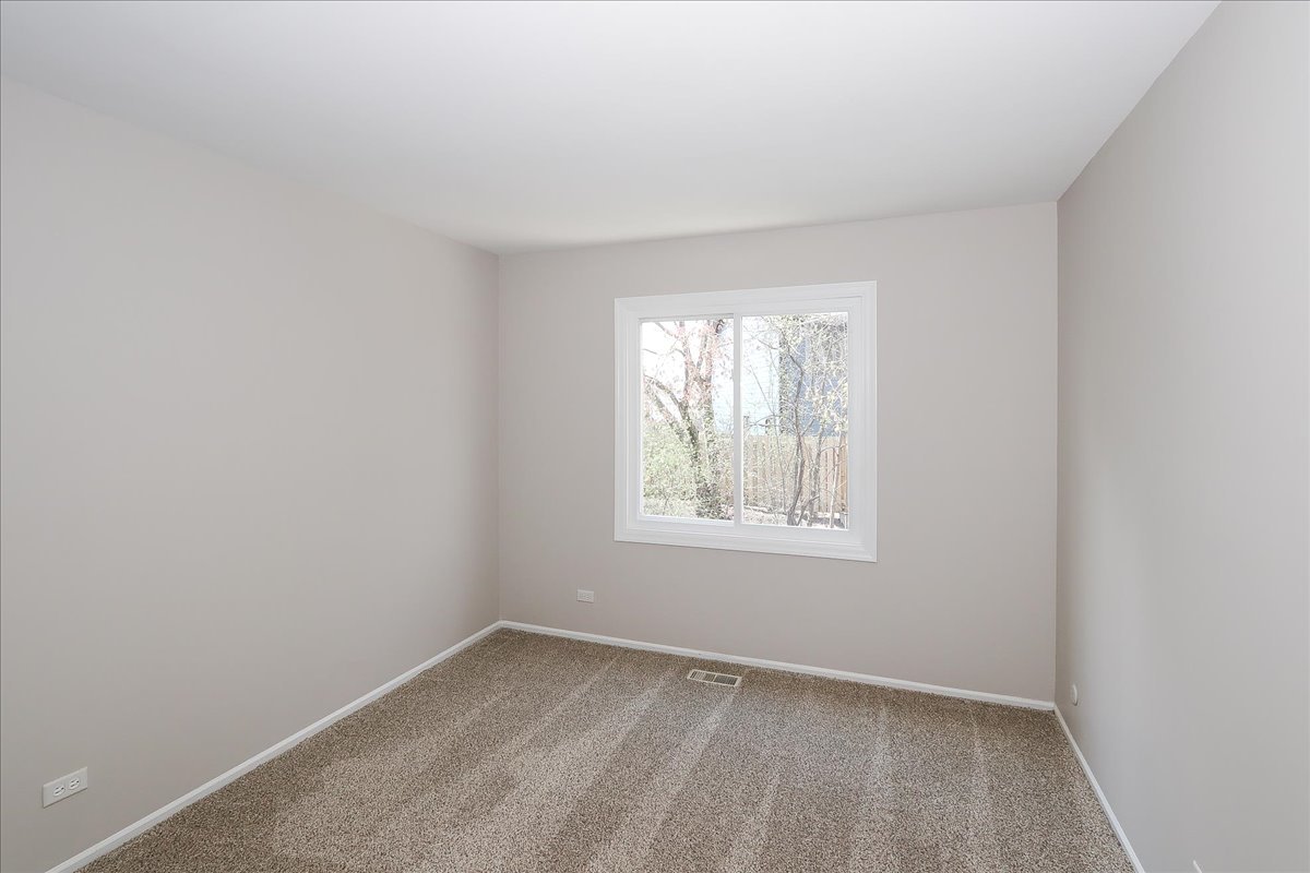 4990 Lichfield Drive, Hoffman Estates, IL 60010