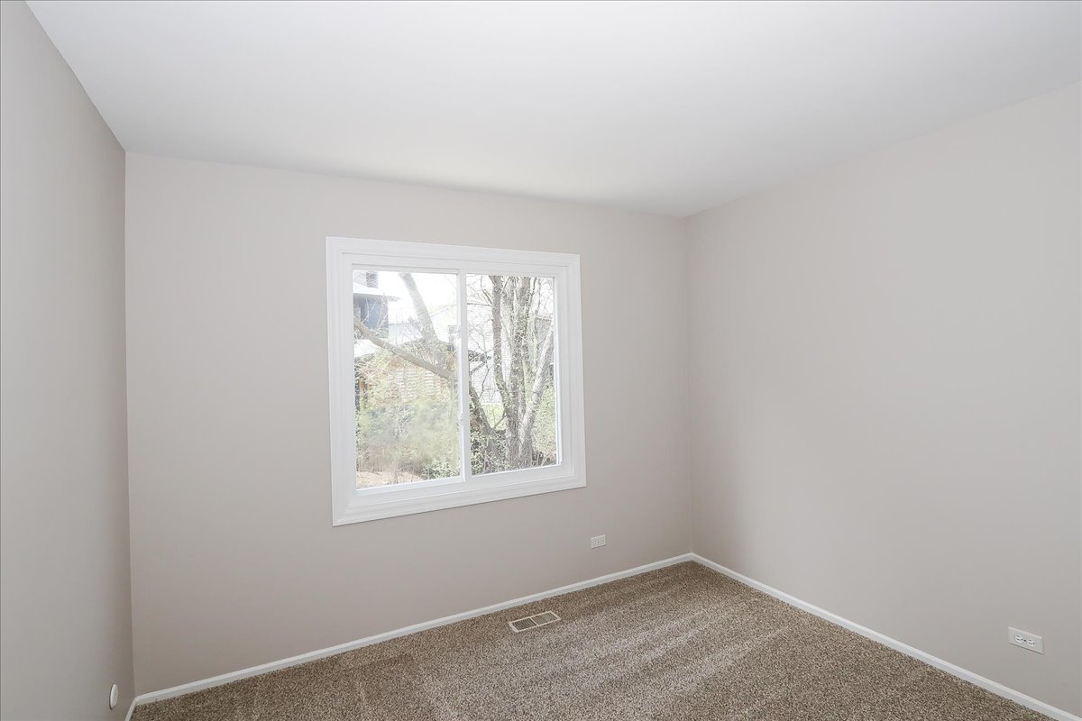 4990 Lichfield Drive, Hoffman Estates, IL 60010