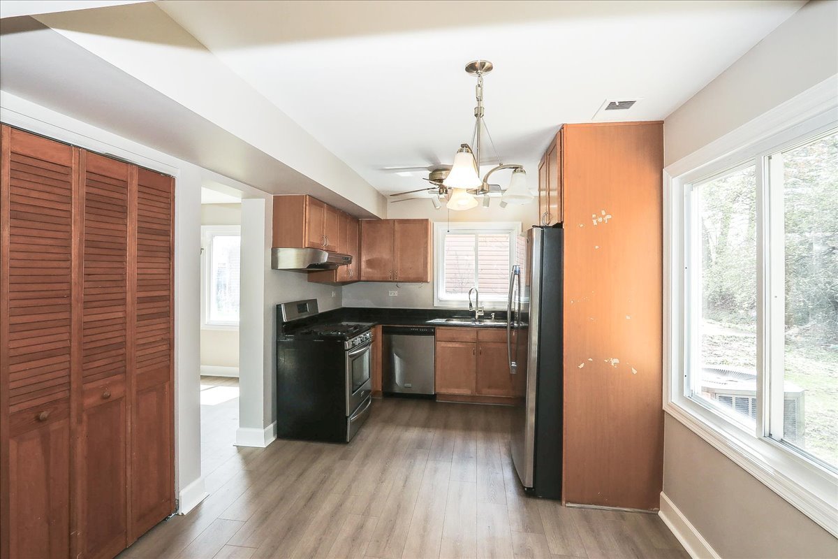 4990 Lichfield Drive, Hoffman Estates, IL 60010