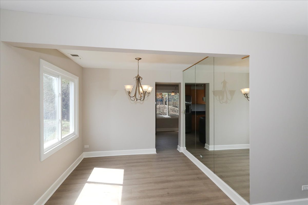 4990 Lichfield Drive, Hoffman Estates, IL 60010