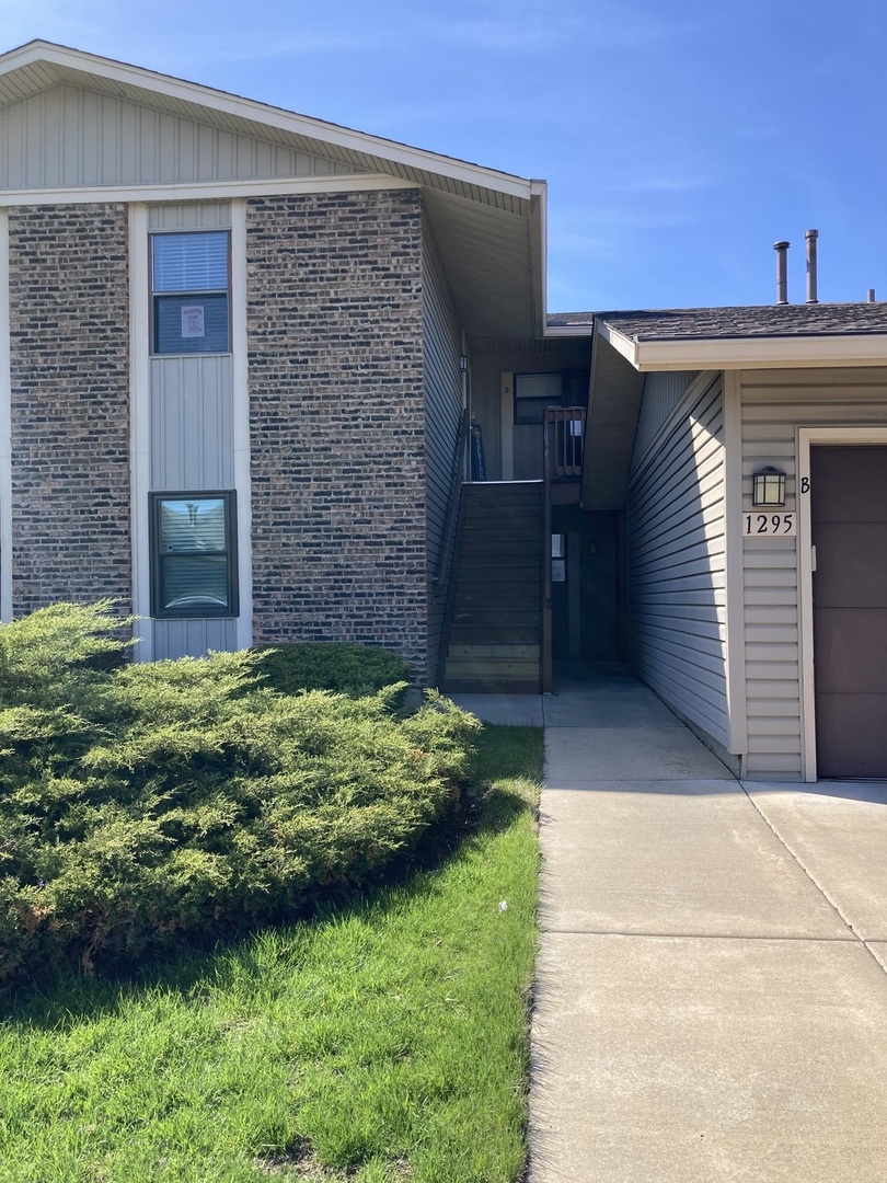 1295 Bamburg Street #C, Hanover Park, IL 60133