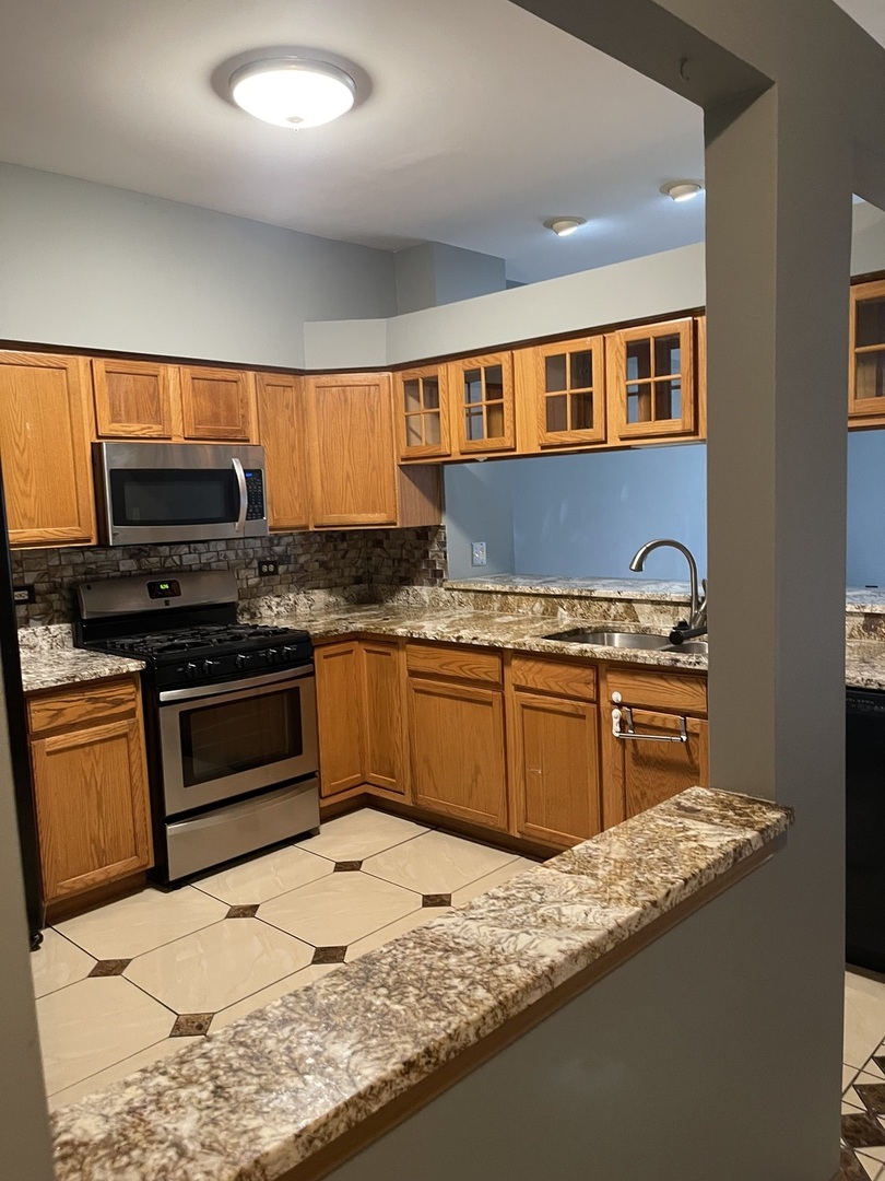 703 Blossom Court, Naperville, IL 60540