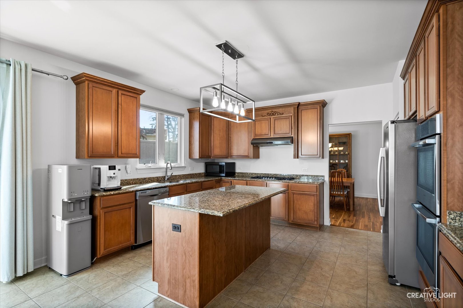 3323 Noble Drive, Woodridge, IL 60517
