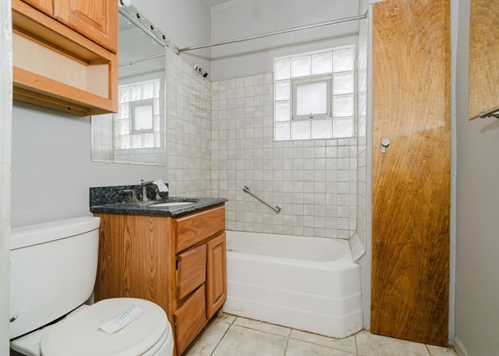 5217 S Ingleside Avenue, Chicago, IL 60615