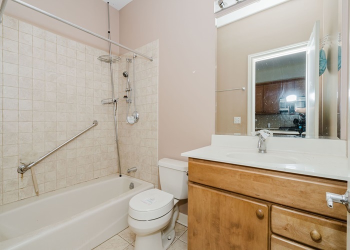 5217 S Ingleside Avenue, Chicago, IL 60615