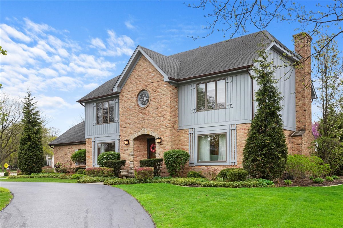 301 Hambletonian Drive, Oak Brook, IL 60523