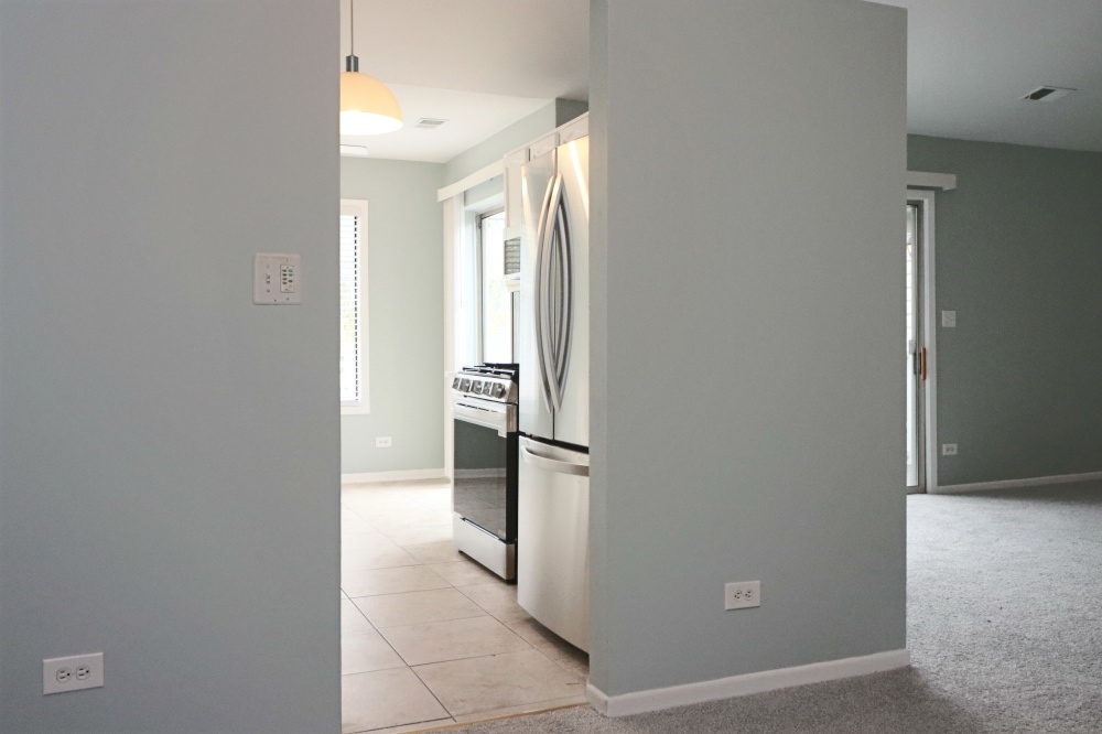 1520 COMMODORE Lane #6, Schaumburg, IL 60193