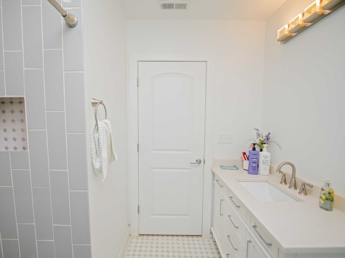 105 N 12th Avenue, Melrose Park, IL 60160