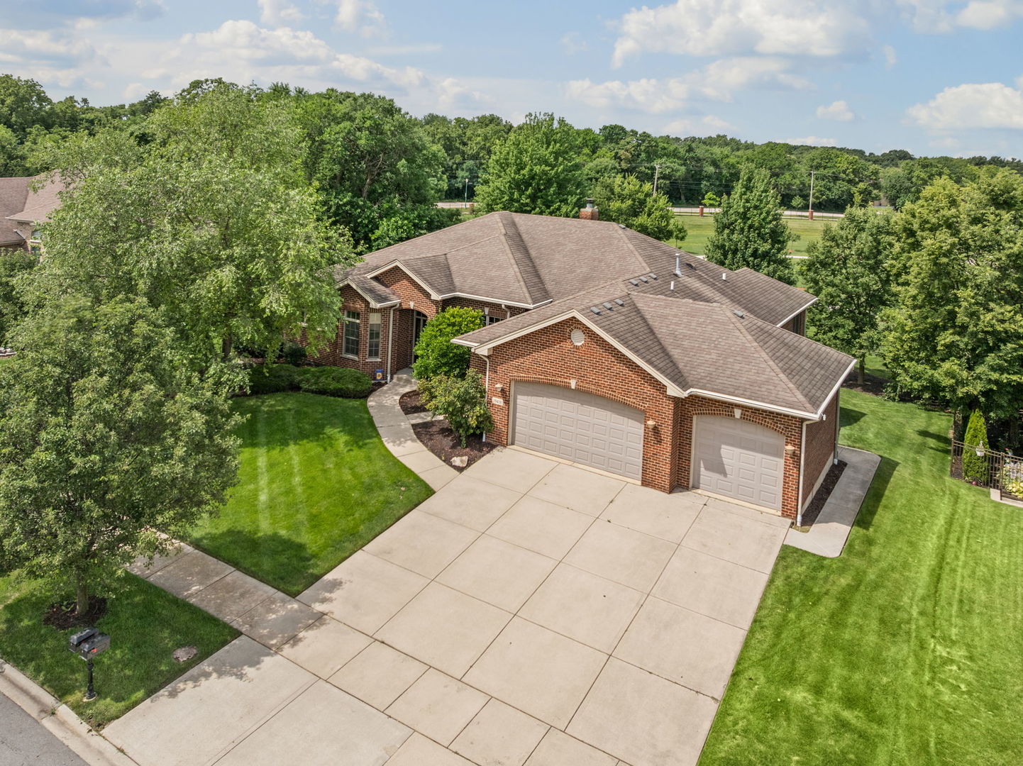 19418 Boulder Ridge Drive, Mokena, IL 60448