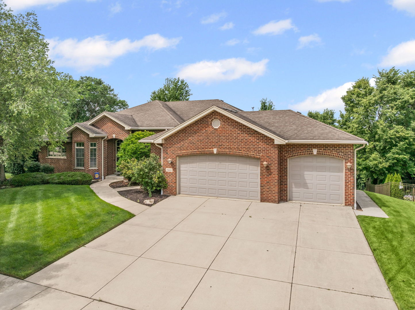19418 Boulder Ridge Drive, Mokena, IL 60448