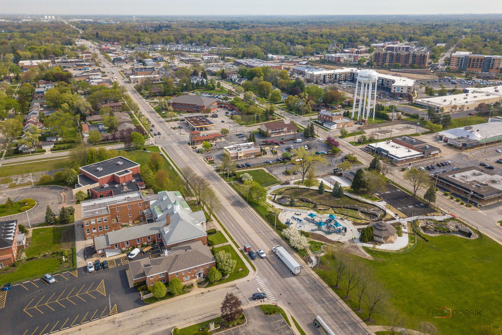 64 N Lincoln Avenue, Mundelein, IL 60060