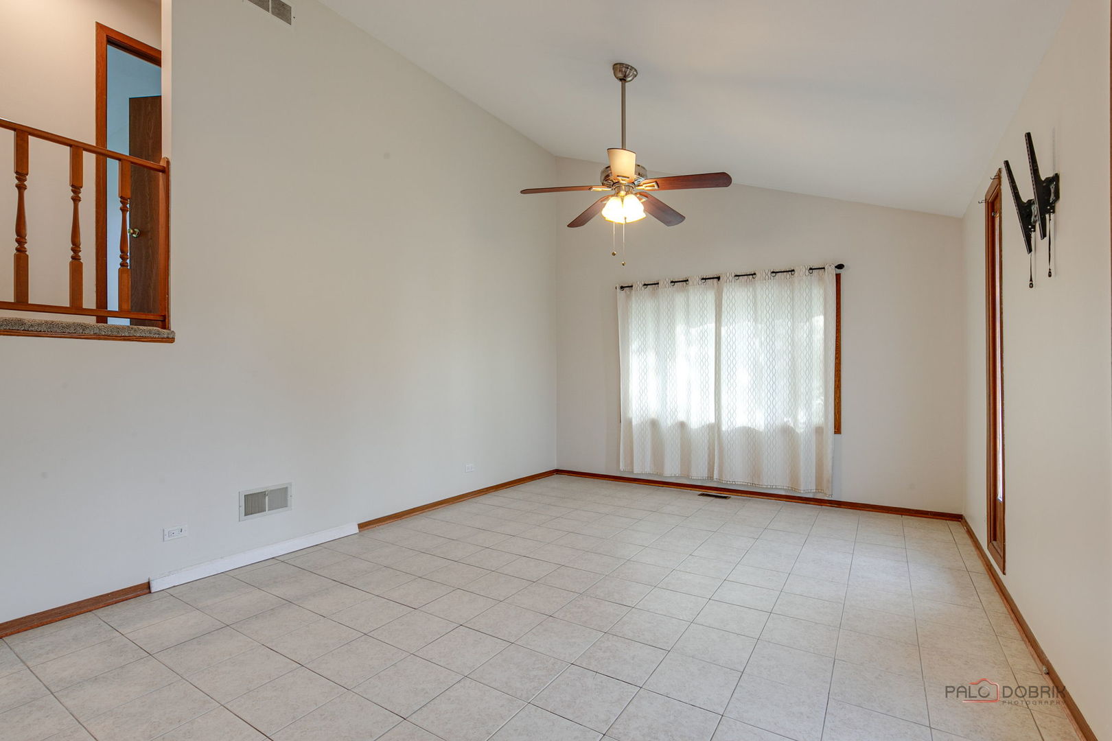 64 N Lincoln Avenue, Mundelein, IL 60060