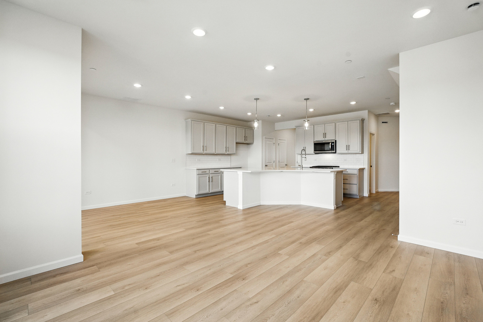 24 Weirich Way #76003, Batavia, IL 60510