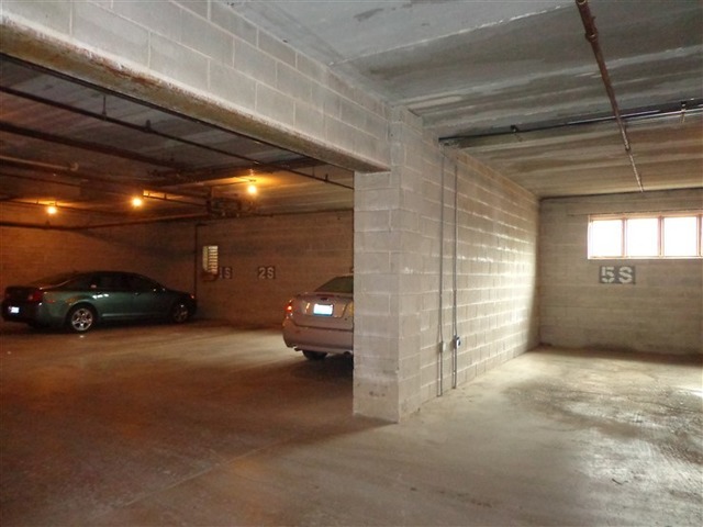 9386 Landings Lane #306, Des Plaines, IL 60016