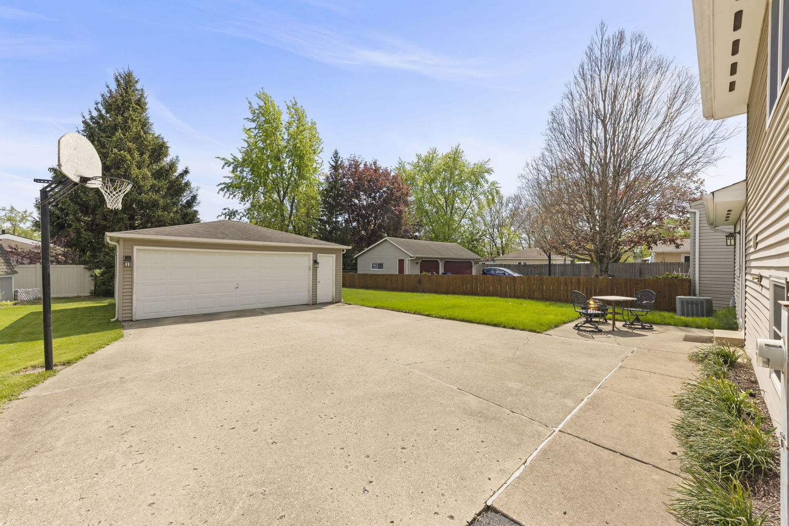 1500 E Lowden Avenue, Wheaton, IL 60189