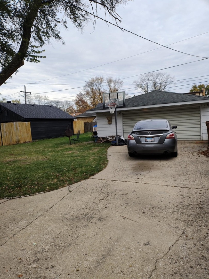 2517 S 4th Avenue, North Riverside, IL 60546