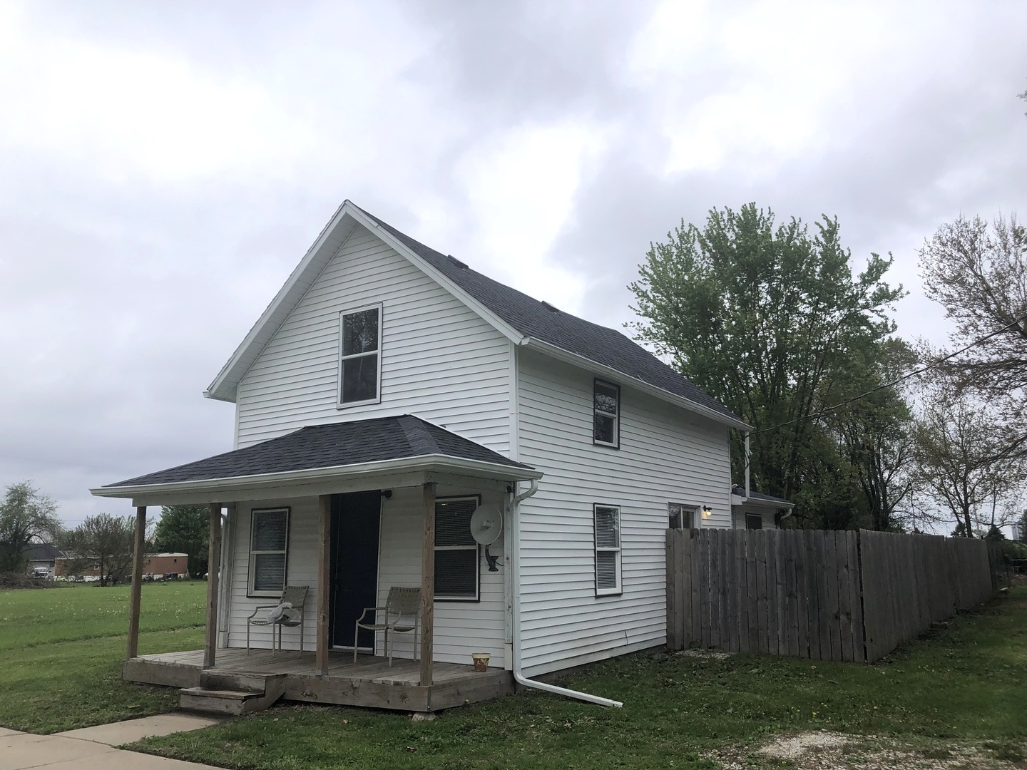 1506 E 2710 North Road, Clifton, IL 60927