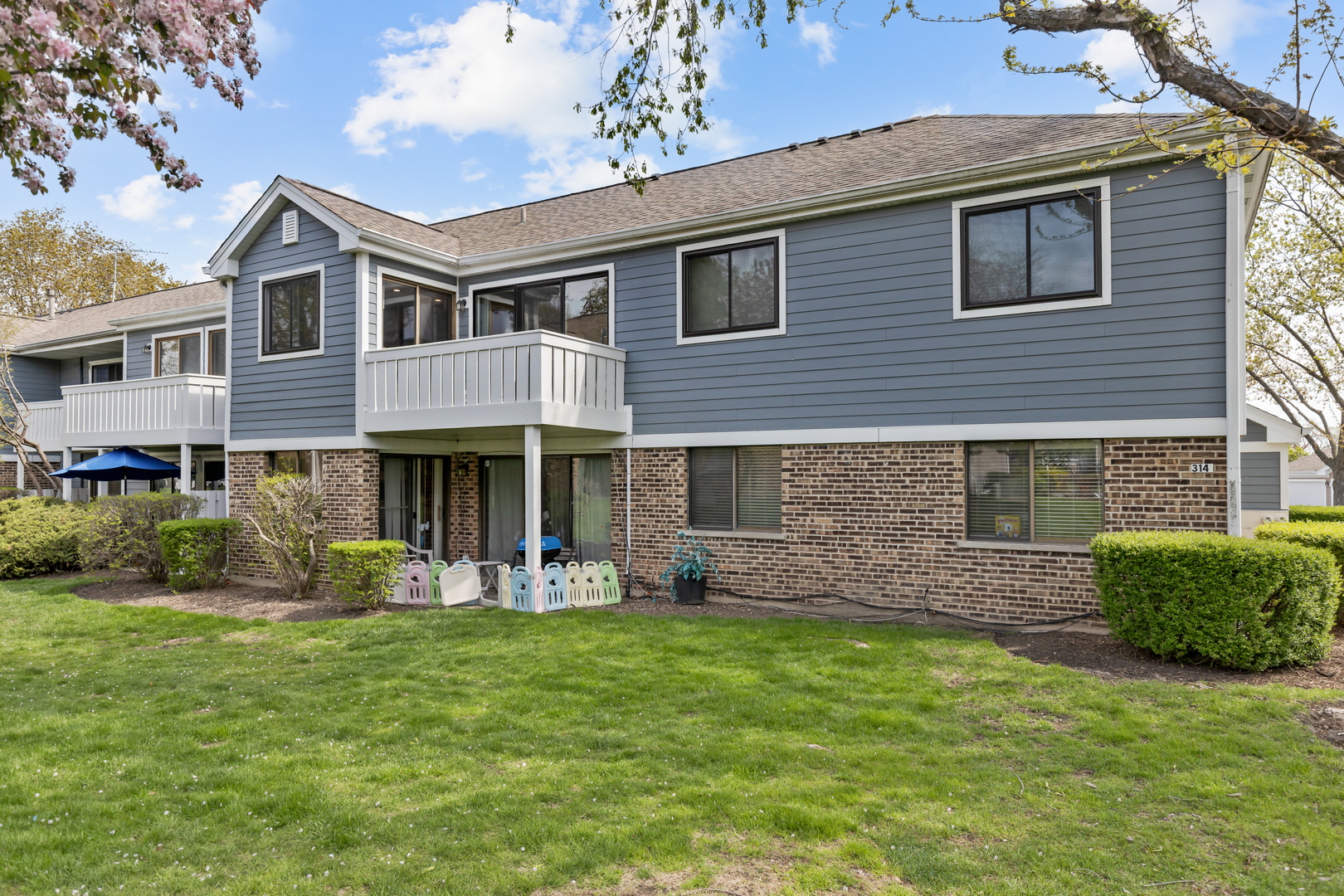 314 Wildberry Court #A1, Schaumburg, IL 60193