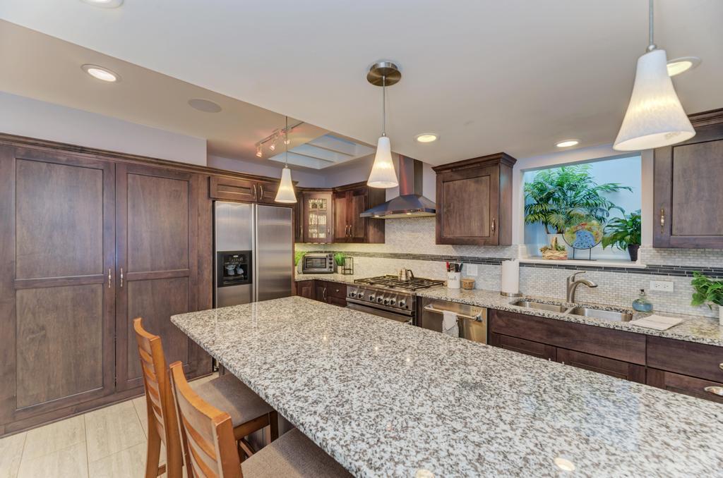 221 8th Street, Downers Grove, IL 60515