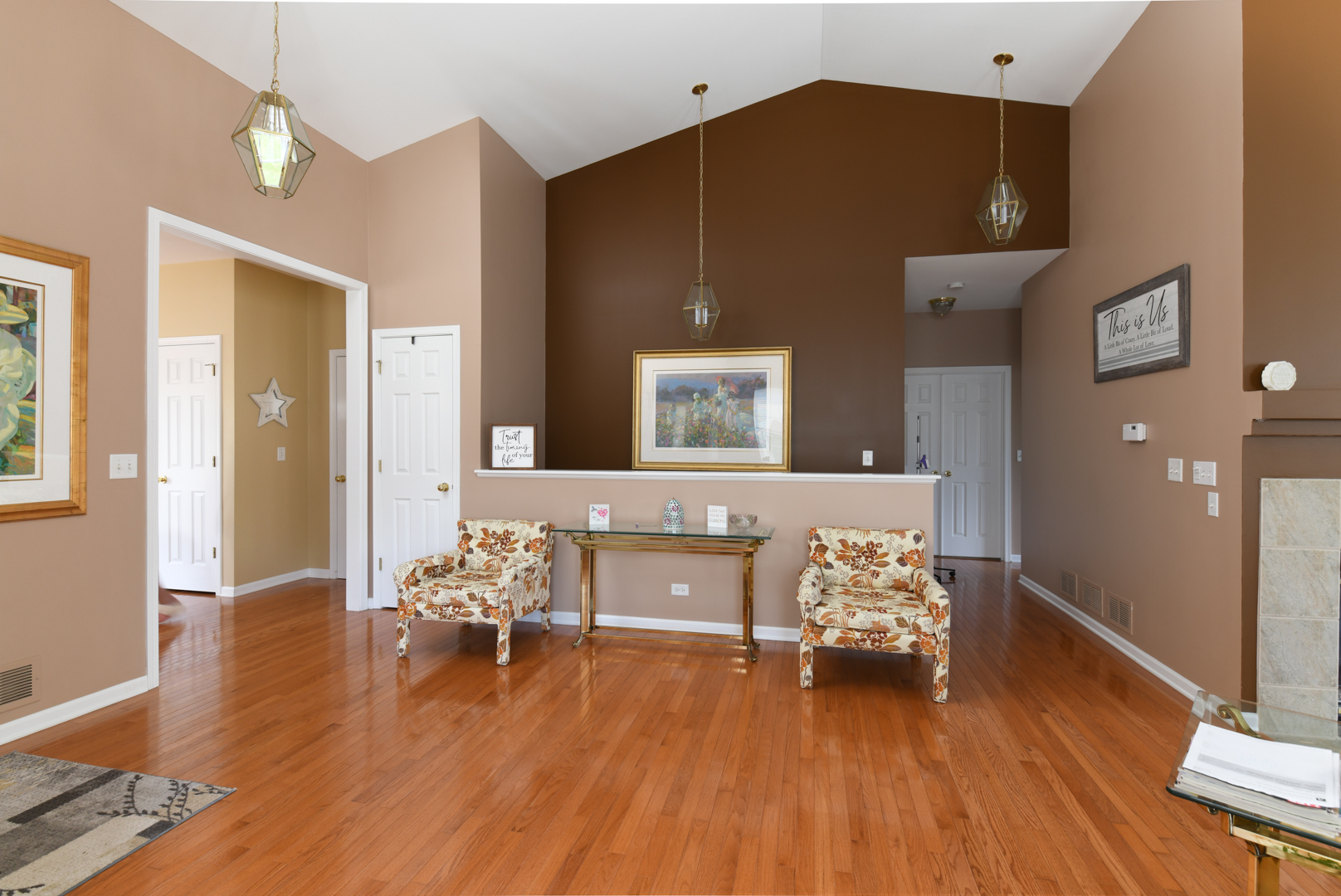 121 Briarwood Drive, Gilberts, IL 60136