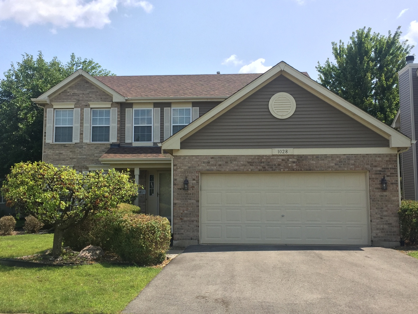 1028 Lakewood Circle, Naperville, IL 60540