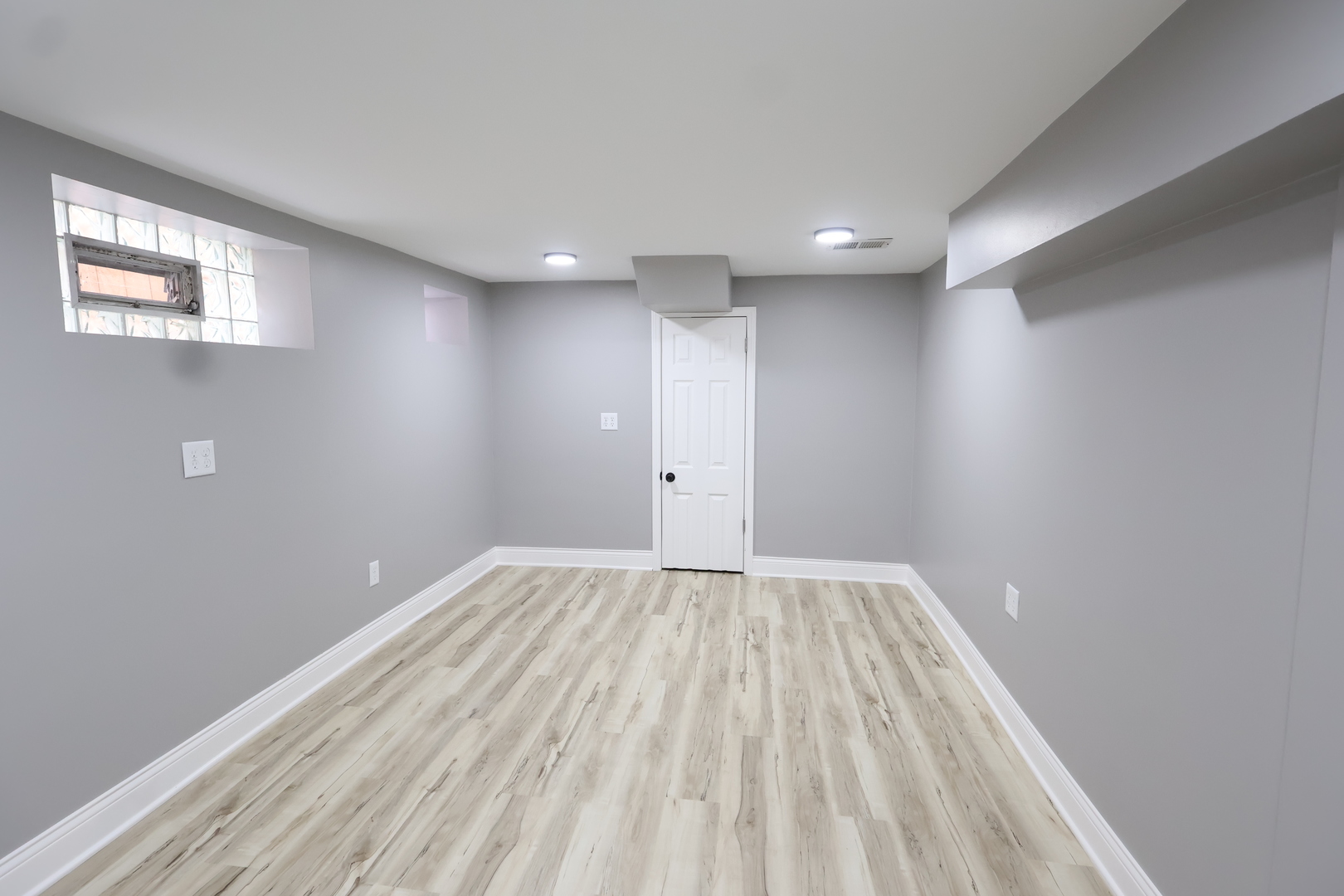 10817 S Eberhart Avenue, Chicago, IL 60628