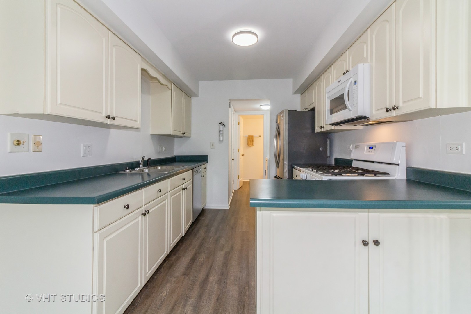 1808 Ennis Lane #86D, Wheaton, IL 60189